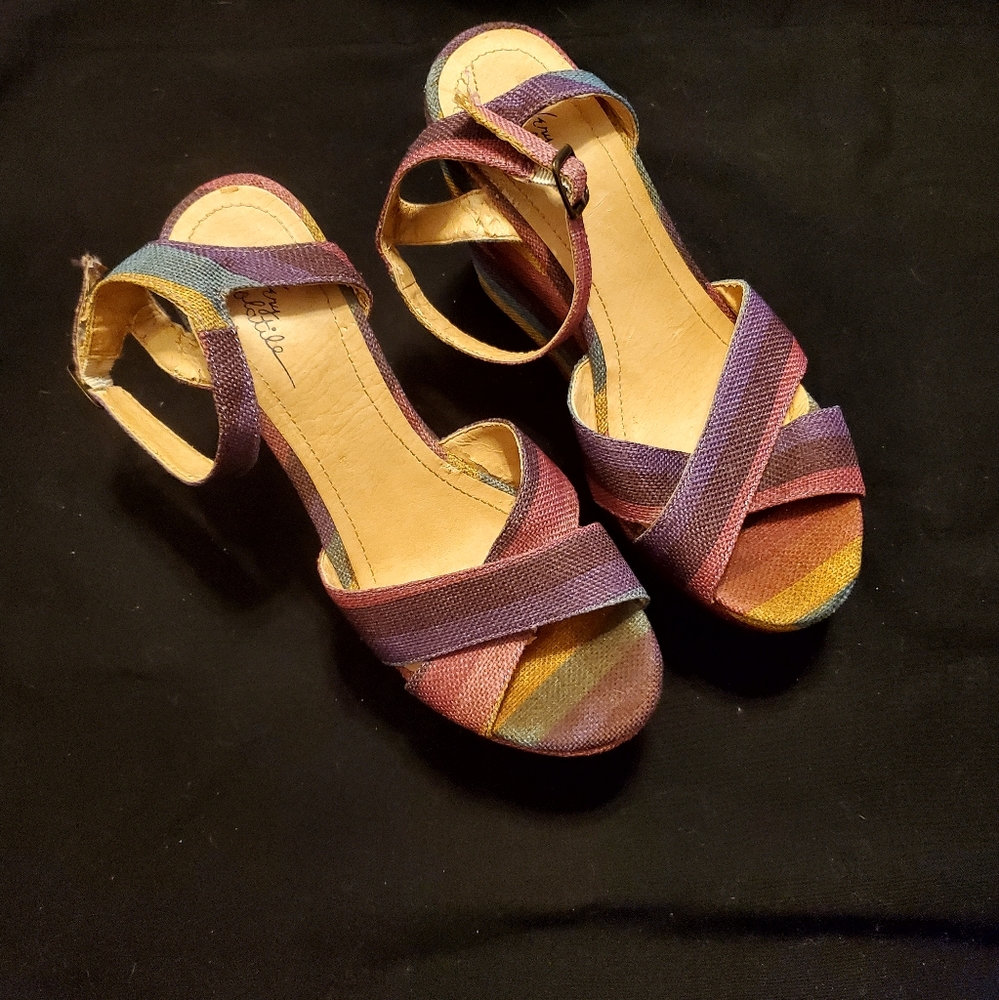 Women's Size 9 Very Volatile Rainbow Striped Wedge Sandals